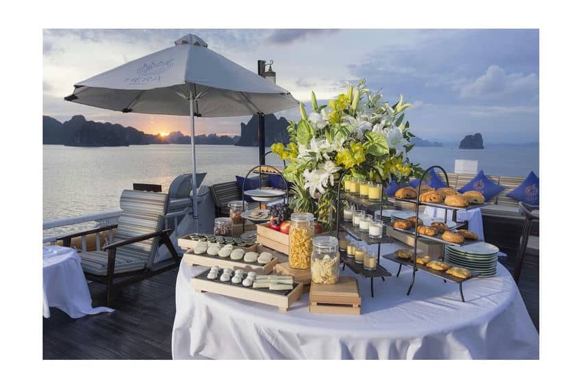 top-12-meilleures-jonques-en-baie-d'halong