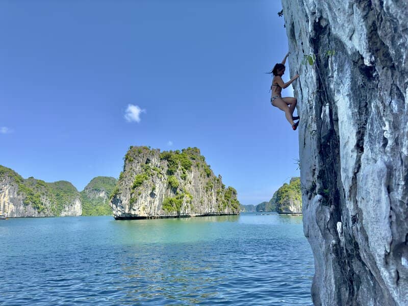 escalade-en-falaise-a-Cat-Ba