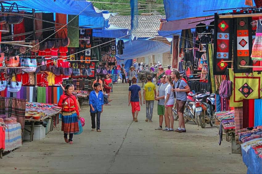 Top-10-marchés-ethniques-à-Lao-Cai