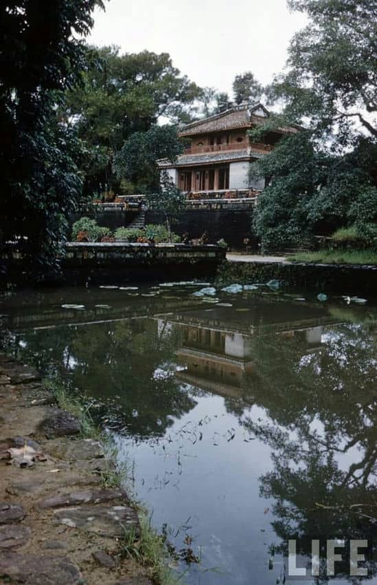 Hue 1961 photo 