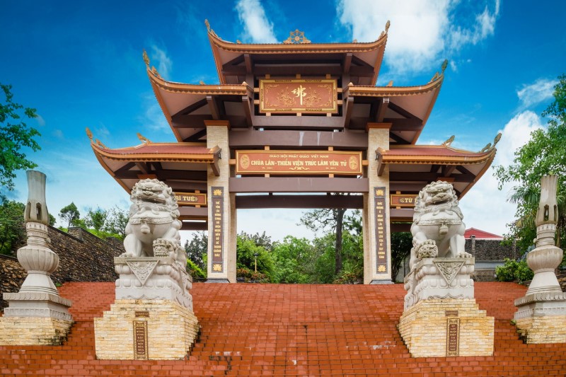 la-montagne-yen-tu-berceau-du-bouddhisme-vietnamien