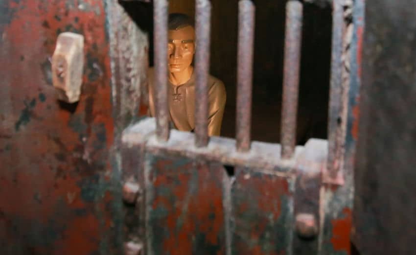 a-la-decouverte-de-la-prison-hoa-lo-enfer-sur-terre